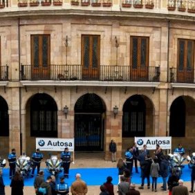 AUTOSA presentó 12 motos BMW R 1200 RT  que serán entregadas a la Policía Local de Oviedo