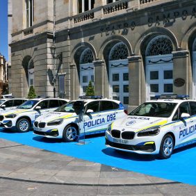 Autosa hace entrega de la nueva flota de vehículos a la Policía Local de Oviedo