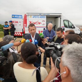 La Policía Local de Gijón presenta un vehículo pionero en España de la mano de Autosa y AT Capital