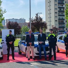 Autosa entrega 6 nuevos coches-patrulla a la Policía Local de Barakaldo
